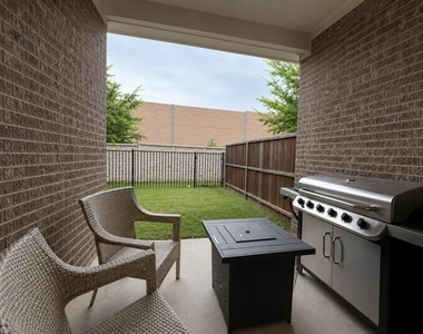 8235 Snapdragon Way - Photo Thumbnail 21