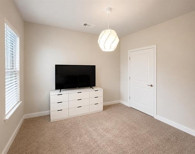 8235 Snapdragon Way - Photo Thumbnail 18