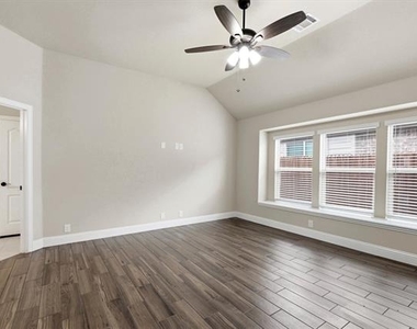 314 Brooklyn Lane - Photo Thumbnail 9