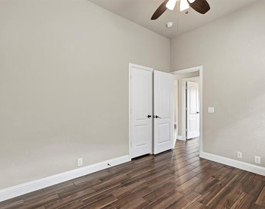 314 Brooklyn Lane - Photo Thumbnail 16