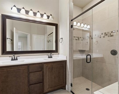 314 Brooklyn Lane - Photo Thumbnail 10