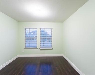 1009 Riverstone Trail - Photo Thumbnail 5