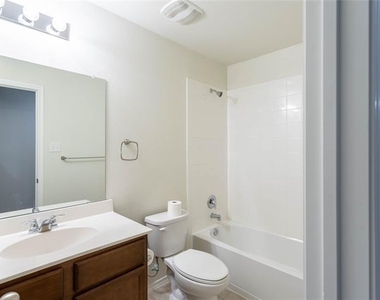 1009 Riverstone Trail - Photo Thumbnail 17