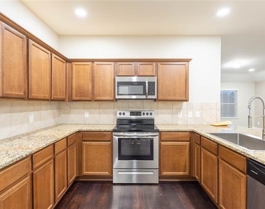 1009 Riverstone Trail - Photo Thumbnail 11