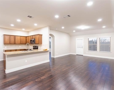 1009 Riverstone Trail - Photo Thumbnail 13