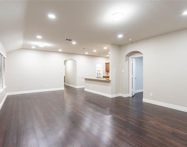 1009 Riverstone Trail - Photo Thumbnail 14