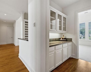 5113 Malvern Drive - Photo Thumbnail 9