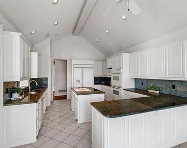 5113 Malvern Drive - Photo Thumbnail 4