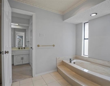 9738 Windham Drive - Photo Thumbnail 16