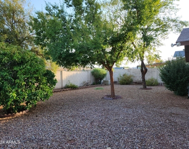 5117 W Acoma Drive - Photo Thumbnail 21