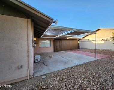 5117 W Acoma Drive - Photo Thumbnail 1