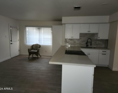 5117 W Acoma Drive - Photo Thumbnail 12