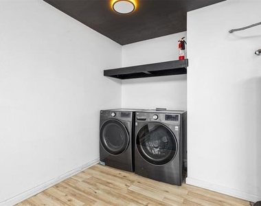 1506 Windmill Lane - Photo Thumbnail 21