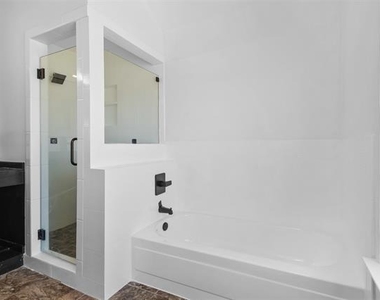 1506 Windmill Lane - Photo Thumbnail 15