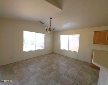 8618 W Chickasaw Street - Photo Thumbnail 5