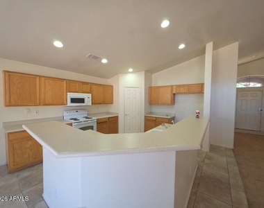 8618 W Chickasaw Street - Photo Thumbnail 6