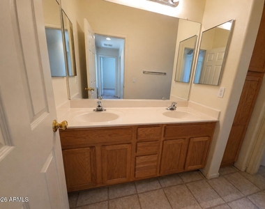 8618 W Chickasaw Street - Photo Thumbnail 13