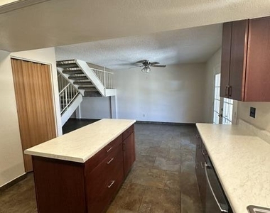 5805 W Evans Drive - Photo Thumbnail 9