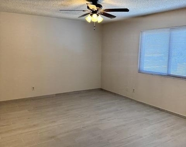 5805 W Evans Drive - Photo Thumbnail 21