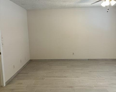 5805 W Evans Drive - Photo Thumbnail 22