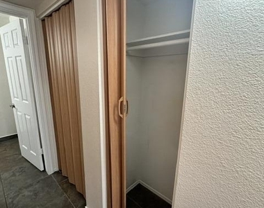 5805 W Evans Drive - Photo Thumbnail 19