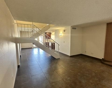 5805 W Evans Drive - Photo Thumbnail 6