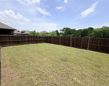 1513 Silver Canoe Way - Photo Thumbnail 7