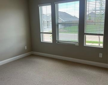 1405 Arrowleaf Drive - Photo Thumbnail 1
