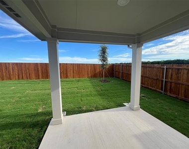 1405 Arrowleaf Drive - Photo Thumbnail 18