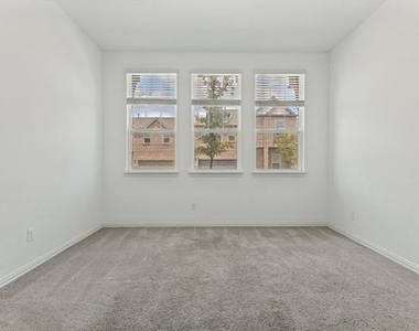 4249 Watson Way - Photo Thumbnail 31
