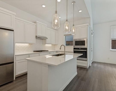 4249 Watson Way - Photo Thumbnail 6