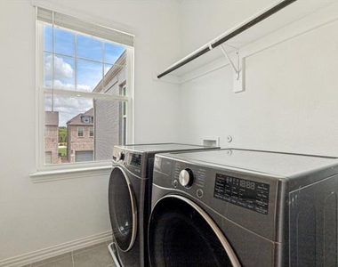 4249 Watson Way - Photo Thumbnail 18