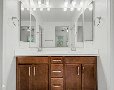 5550 N 16th Street - Photo Thumbnail 9