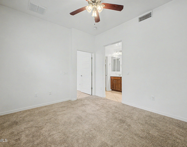 5550 N 16th Street - Photo Thumbnail 8