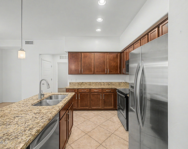 5550 N 16th Street - Photo Thumbnail 6