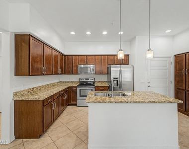 5550 N 16th Street - Photo Thumbnail 4