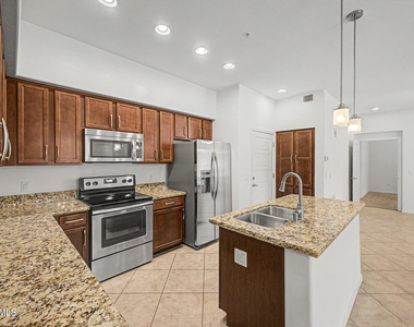5550 N 16th Street - Photo Thumbnail 5