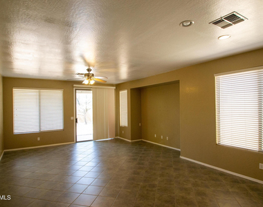 3381 W Thoreau Lane - Photo Thumbnail 3