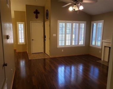 662 Prairie Dell Street - Photo Thumbnail 6