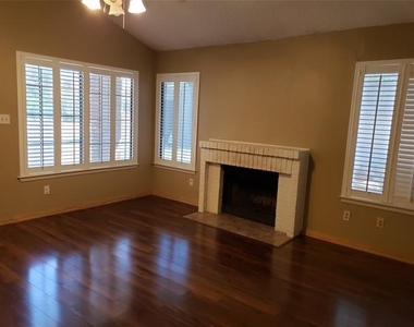 662 Prairie Dell Street - Photo Thumbnail 5
