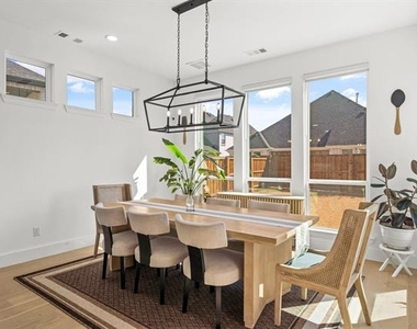 2541 Forestbrook Drive - Photo Thumbnail 16