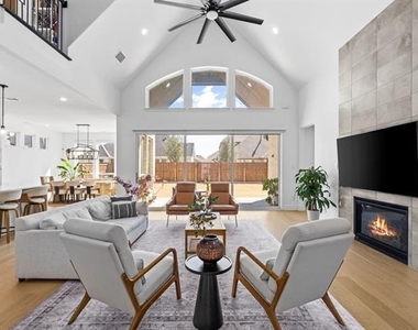 2541 Forestbrook Drive - Photo Thumbnail 3