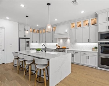 2541 Forestbrook Drive - Photo Thumbnail 12