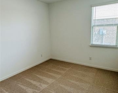 239 Jenkinson Drive - Photo Thumbnail 15