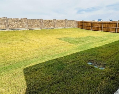 239 Jenkinson Drive - Photo Thumbnail 23