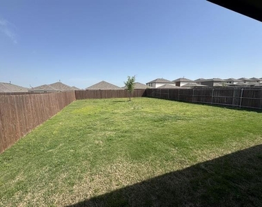 929 Alton Drive - Photo Thumbnail 15