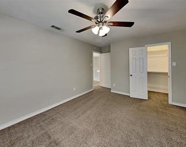 2129 Carrington Avenue - Photo Thumbnail 15