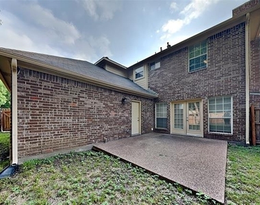 2129 Carrington Avenue - Photo Thumbnail 21