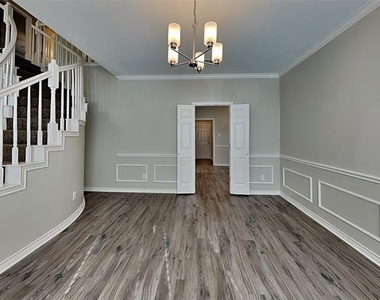 2129 Carrington Avenue - Photo Thumbnail 8