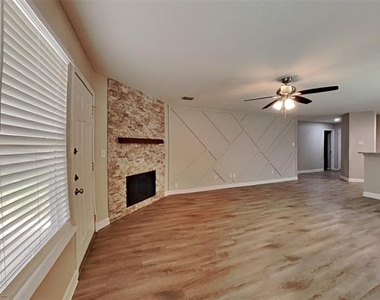 1022 Halifax Lane - Photo Thumbnail 2